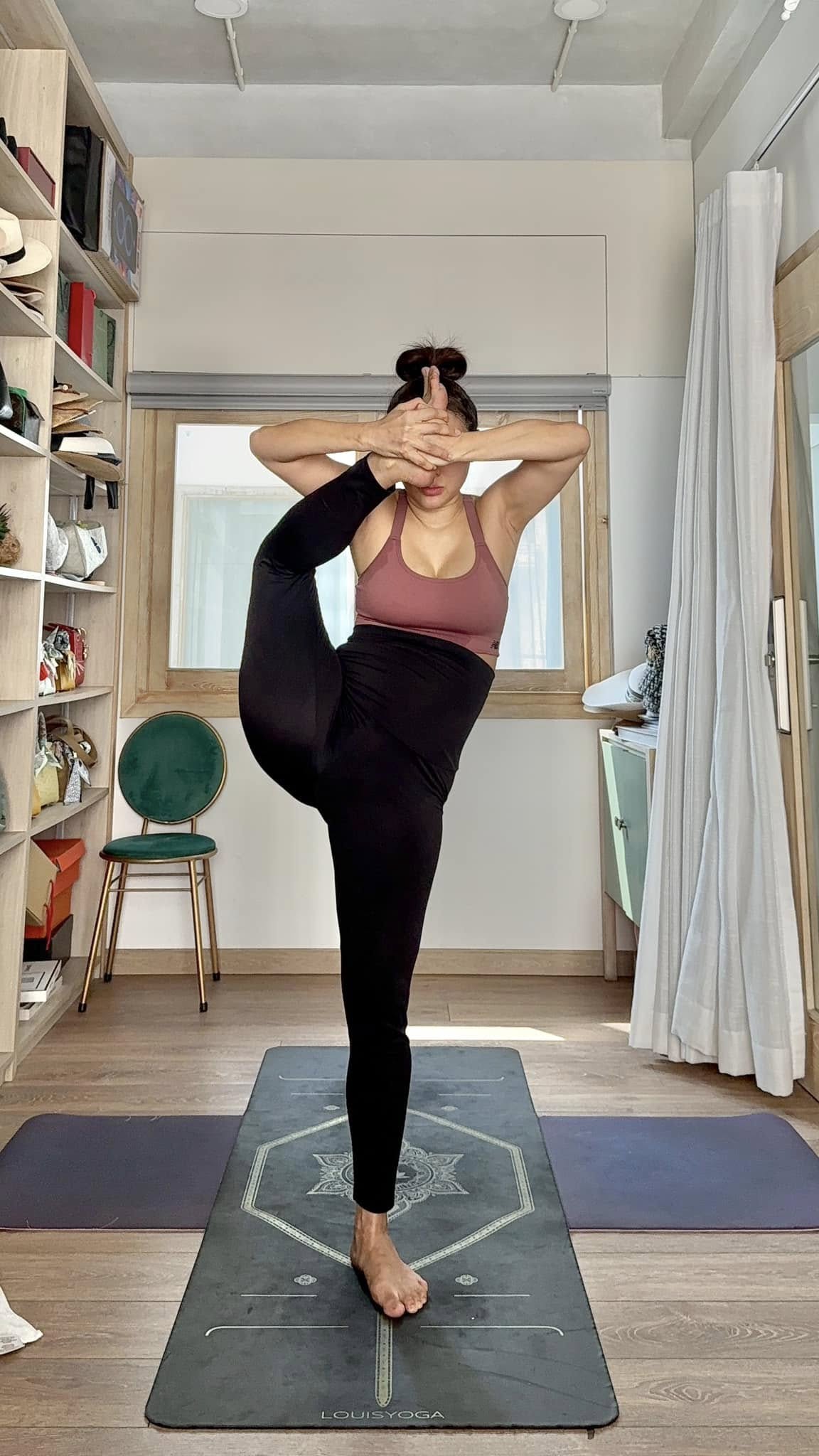 "Biến hình" mẹ bỉm 3 con vừa ra tháng ở cữ: Yoga chăm chỉ có khác, đẹp như chưa từng qua cuộc sinh nở nào- Ảnh 7.