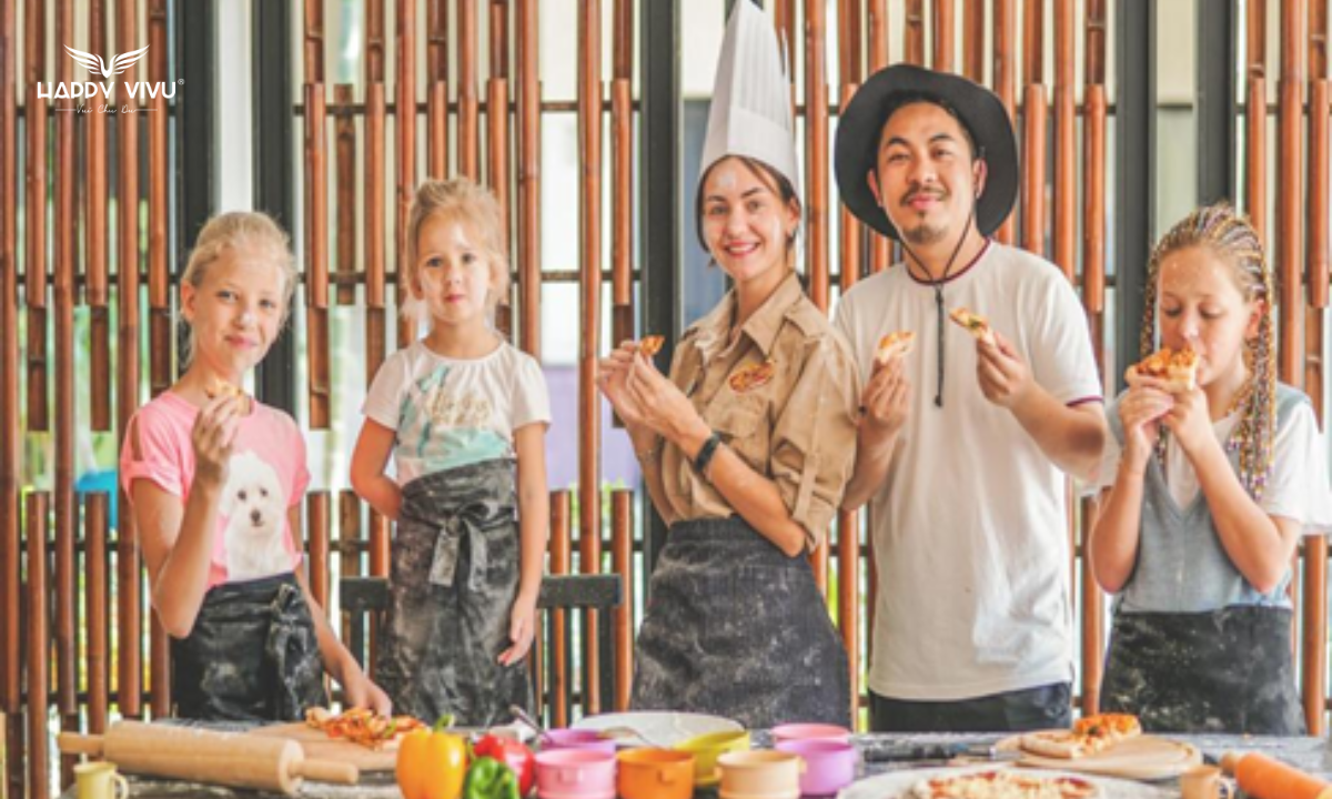 Khu vực dành riêng cho các gia đình có con nhỏ tại Radisson Resort & Suites Phuket được thiết kế vô cùng tỉ mỉ với vô vàn các trò chơi dân gian và hiện đại