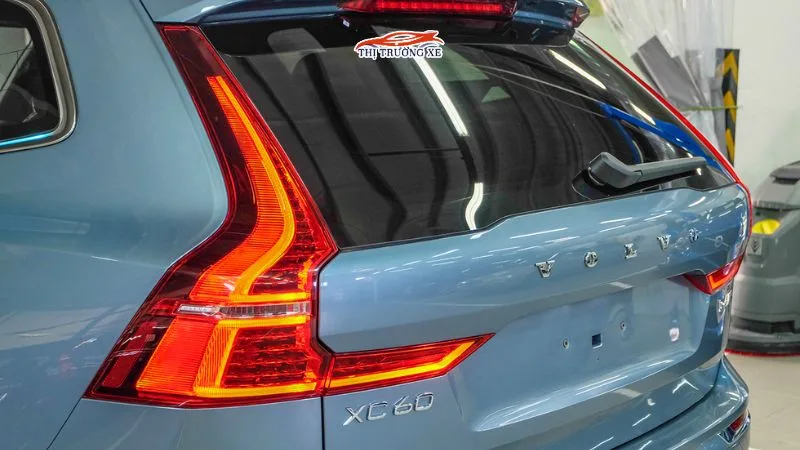 Nắp cốp xe Volvo XC60 2025