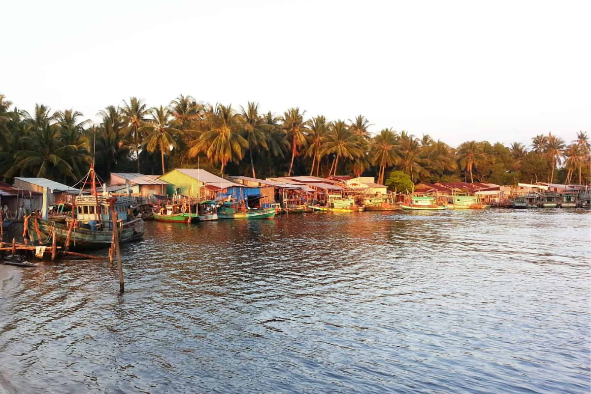 Ngôi làng vẫn giữ được vẻ yên bình, hoang sơ vì đường tới đây tương đối khó tiếp cận.