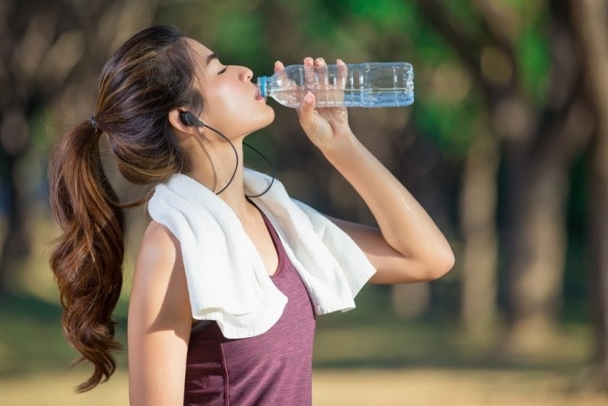 Uống nhiều nước góp phần tạo nên sự thay đổi tích cực trong hành trình giảm cân của bạn