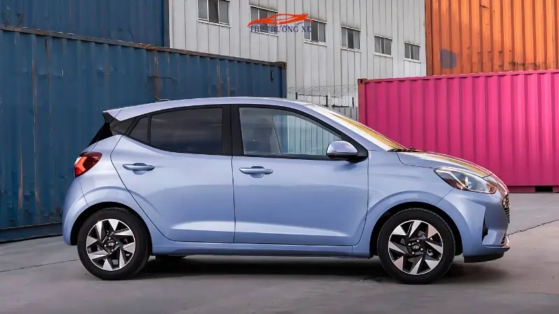 Ngoại thất của Grand i10 được Hyundai định hướng theo phong cách hiện đại, trẻ trung và có đôi chút thể thao