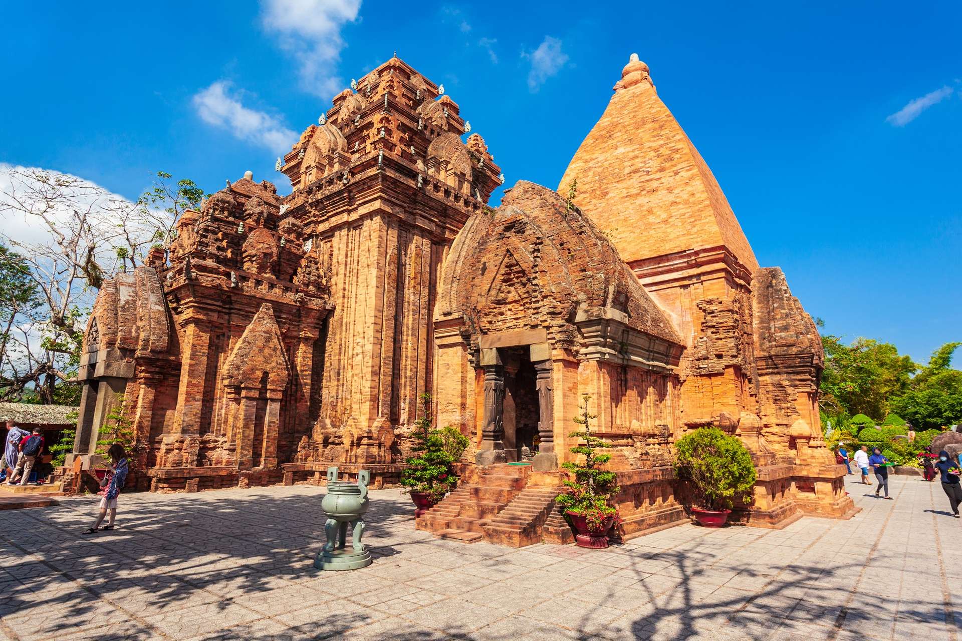 Tháp bà Ponagar Nha Trang | Ảnh: HVU