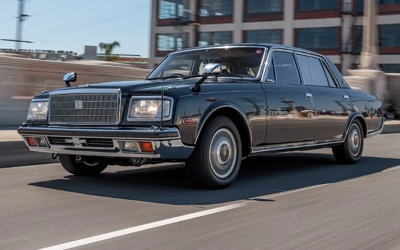 Toyota Century được coi là mẫu xe chủ lực của Toyota tại thị trường nội địa Nhật Bản