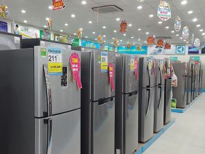 Có nên mua tủ lạnh trưng bày hay không?